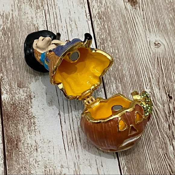 Artform Witchiepoo Halloween Enamel Trinket - Picture 8 of 15